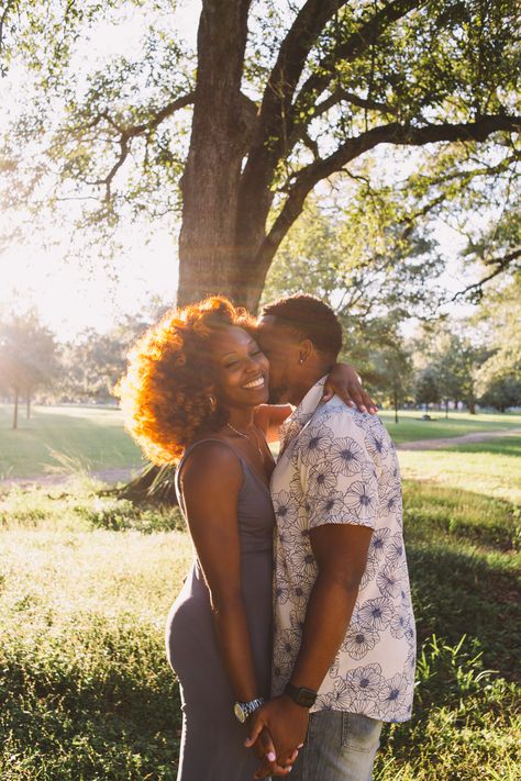 Park Photoshoot Ideas Family Pictures, Fall Couples Photoshoot Black People, Black Couples Photoshoot Outside, Couples Garden Photoshoot, Couple Picture Ideas Black People, Couples Park Photoshoot, Couple Park Photoshoot, Couple Poses Black People, Couple Poses Photography Outdoors