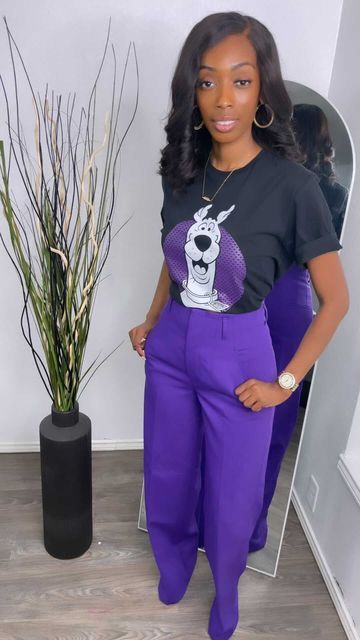 Graphic Tees Outfit Black Women, Styling Graphic Tees Black Women, Blue Graphic Tee Outfit Black Women, Pink Graphic Tee Outfit Black Women, Purple Graphic Tee Outfit Black Women, Graphic Tee Outfit Black Women Plus Size, Graphic Tee Outfit Black Women, Graphic Tshirt Outfit, Graphic Tee Outfits