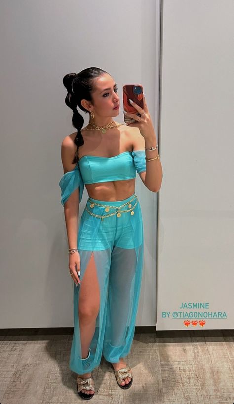 @sstyle.me Halloween Costumes Solo, 2023 Halloween Costumes, Dancing At A Party, Halloween With Friends, Disney Fancy Dress, Jasmine Halloween Costume, Costume Carnaval, Disney Princess Costumes, Classy Halloween Costumes