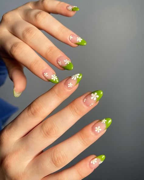 Pink Nails Spring, Spring Nails Aesthetic, Aesthetic Nail Ideas, Aesthetic Spring Nails, Green French Tips, Almond Designs, Uñas Ideas, Green Nail Art, Hippie Nails