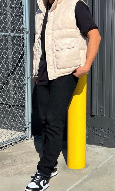 Cream Vest Outfit Men, Puffer Vest Outfit Men, Chaleco Puffer, Puffy Vest Outfit, Men Vest Outfits, Drip Ideas, Vest Outfits Men, Men Vest, Outfits Hombre