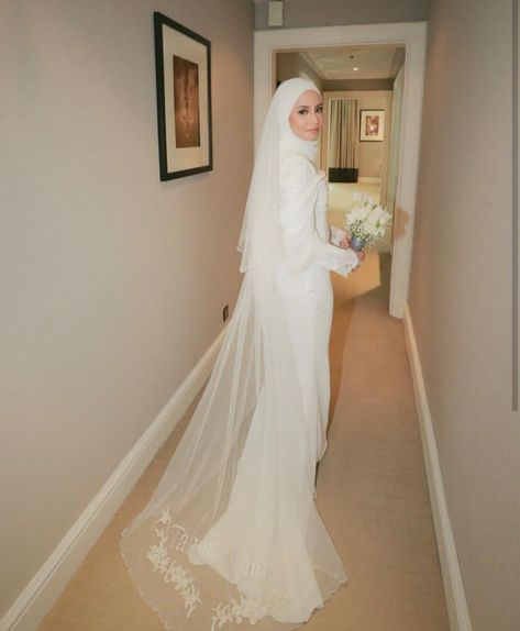 Classic Wedding Dress Hijab, Satin Wedding Dress Hijab, Malaysia Wedding Dress Hijab, Dream Wedding Dresses Hijab, Malaysian Wedding Dress Muslim, Hijab Wedding Dresses Princesses, Veil Wedding Hijab, Hijabi Wedding Dress Simple, Wedding Dress Hijab Simple