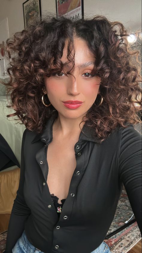 Lowlights In Curly Hair, Middle Eastern Curly Hair, Hair Colour For Curly Hair Indian, Curly Money Piece, Baked Dinner Ideas, Funny Hair Fails, Makeup Skin Tone, Before And After Makeup Transformation, Dinner Ideas Easy Recipes