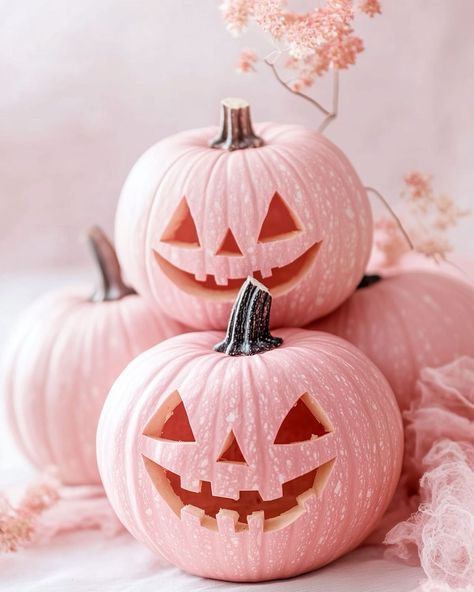 Spooky season is upon us! 🎃 👻 🧙 💀 Here are 5 of our favourite Halloween phone wallpapers for you to use (femme and luxe style of course) 💕 #halloween #halloweenwallpaper #halloweenbutmakeitpretty #halloweenscreensaver Pink Pumpkins Background, Jack O Lantern Decor, Pumpkin Halloween Art, Pink Fall Decor, Cute Jack O Lantern, Fall Ambiance, Pink Halloween Decor, Pastel Fall, Pastel Pumpkins