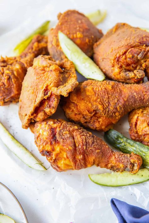 Pickle Brined Fried Chicken - Easy Chicken Recipes Pickle Brined Fried Chicken, Brined Fried Chicken Recipe, Easy Chicken Recipes For Dinner, Recipes One Pot, Dill Pickle Juice, Favorite Chicken Recipes, Meals Crockpot, Fried Pickles Recipe, Chicken Recipes For Dinner