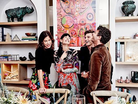 EyeSwoon's Athena Calderone Hosts The Perfect Fall Dinner Party Thanksgiving Hosting, Black Silverware, Friendsgiving Dinner Party, Hosting Tips, Athena Calderone, Fall Dinner Party, Friendsgiving Dinner, Garance Dore, Hosting Thanksgiving