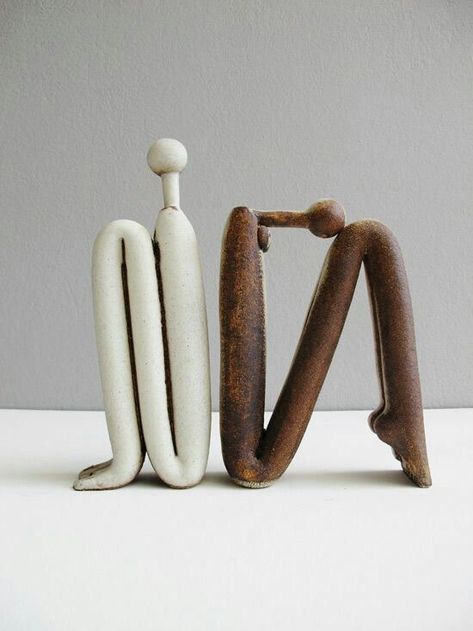 Ceramic Sculpture Figurative, Sculpture Art Clay, Sculptures Céramiques, Tanah Liat, Keramik Design, Ceramic Figures, Ceramics Pottery Art, Pottery Sculpture, Ceramics Projects