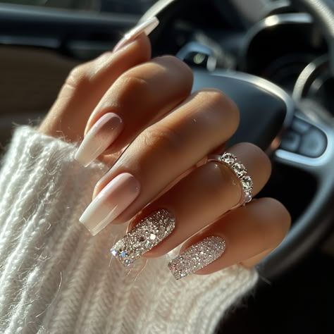 holiday nails, vacation nails, fall nails, acrylic nails, manicure, nail design, gel nails, long nails, short nails, nude nails, square nails, nail art, autumn nails, winter nails, sparkle nails, white nails, Christmas nails, Festive nails Nails Inspiration Ombre, Square Holiday Nails, Ombre White Nails, Sparkle Ombre Nails, Winter Sparkle Nails, Winter Nails Classy, Christmas Pedicure, White Sparkle Nails, Square Ombre