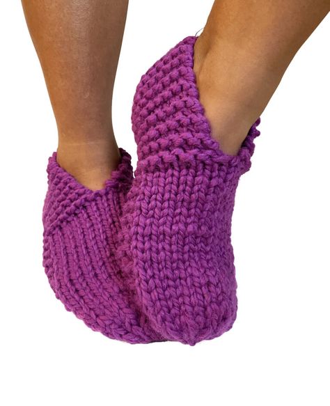 Loom Slippers, Flexee Loom, Loom Knitting Patterns Free, How To Make Slippers, Loom Knitting Patterns Hat, Sock Loom, Loom Knitting Pattern, Round Loom Knitting, Knitting Board