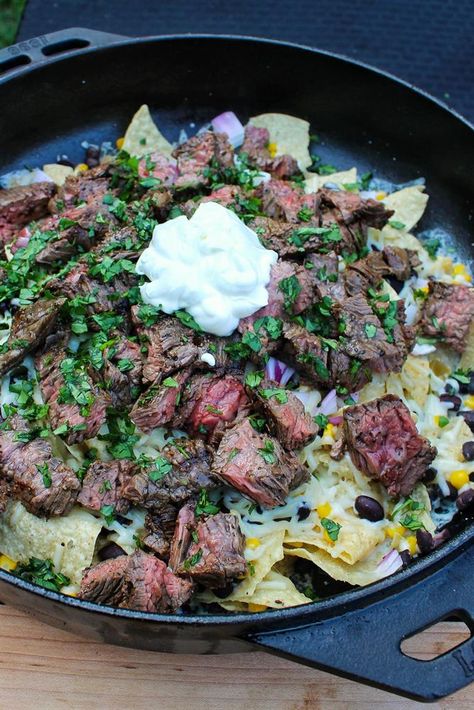 Lodge Cast Iron Recipes, Camp Dinners, Supper Idea, Camp Cooking Recipes, Steak Nachos, Grill Tips, Cast Iron Steak, Nachos Ingredients, Meat Ideas