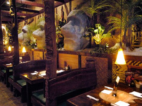 TimeOut Chicago's guide to the top 5 tiki bars in Chicago (photo: The Tiki Terrace) Modern Lofts, Tiki Restaurant, Indoor Things To Do, Hawaiian Restaurant, Themed Restaurant, Tiki Statues, Tiki Bars, Tiki Decor, Tiki Lounge