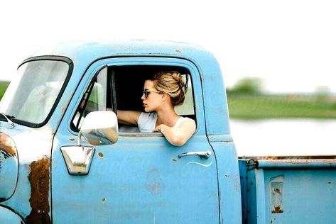 Driving Old Car Aesthetic, Old Car Aesthetic, Old Truck Photography, Girl Driving, Custom Built Motorcycles, Girls Driving, Old Pickup, Old Pickup Trucks, Car Aesthetic