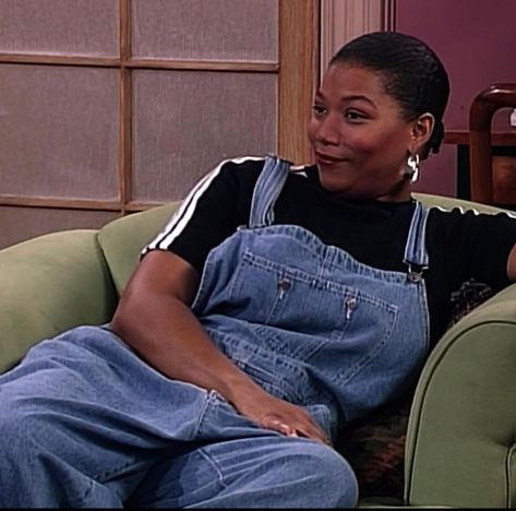 Lauren Hill 90s Outfits, Khadijah James, Queen Latifah 90s Fashion, A Different World Fashion, 90s Black Women Fashion, Living Single 90s Outfits, Queen Latifah 90s, Queen Latifah Style, Black Love Movies