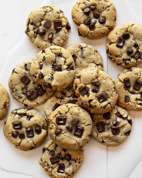 The Best Chocolate Chip Cookies Homemade Chocolate Chip Cookies Recipe, Best Chocolate Chip Cookies Recipe, Make Chocolate Chip Cookies, Homemade Chocolate Chips, Homemade Chocolate Chip Cookies, Easy Chocolate Chip Cookies, Perfect Chocolate Chip Cookies, Chocolate Heaven, Chocolate Cookie Recipes