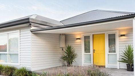 Pascoe Vale 1950s house renovation creates bright modern ‘butterfly’ - realestate.com.au Nz State House Renovation, 1950 Renovation House, Fibro House Renovation, 1960s House Exterior, 1950 House Exterior, 1950s Houses, 70s Home Exterior, Home Facade Ideas, Terracotta Roof House