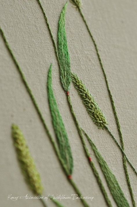 Embroidery Floss Projects, Embroidery Tattoo, Garden Embroidery, Embroidery Leaf, Embroidery Stitches Tutorial, Hand Embroidery Flowers, Hand Embroidery Art, Crewel Embroidery, Flower Embroidery Designs