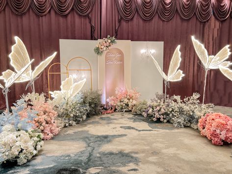 Butterfly Backdrop Wedding, Butterfly Entrance Decor, Wedding Butterfly Decorations, Debut Decorations Backdrops, Butterfly Wedding Theme Decoration, Enchanted Debut Theme, Butterfly Engagement Party, Butterflies At Wedding, Debut Backdrop Ideas