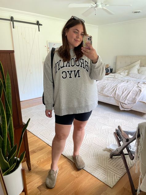 Shorts And Sweatshirt Outfit, Bike Shorts Outfit, Oversized Jumper, Shorts Outfit, Sweatshirt Outfit, Mini Shorts, Cute Shorts, Oversized Sweatshirt, Bike Shorts