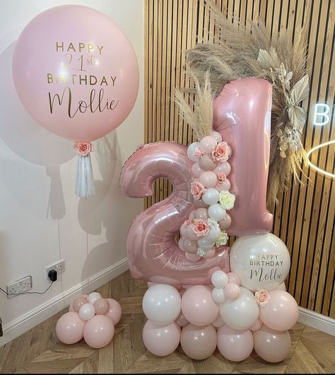 21 Balloons, Balloon Ideas, Happy 21st Birthday, Party Bars, Number Balloons, 16th Birthday, Balloon Garland, 21st Birthday, Balloon Decorations