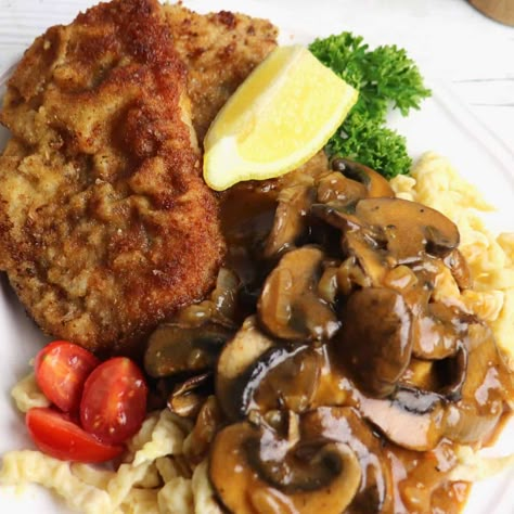 Classic German recipe for the authentic Jägerschitzel with brown mushroom gravy. German classic like the ones from the cozy German Gasthaus. Jager Schnitzel, Jaegerschnitzel Recipe, German Fried Potatoes, Pork Schnitzel Recipe, Mushrooms Sauce, German Schnitzel, Schnitzel Recipe, German Food Recipes, German Food Authentic