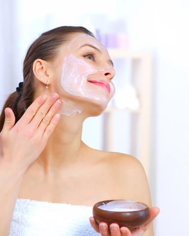 How to Get Rid of Neck Lines Loose Neck Skin, Natural Face Pack, Tighten Neck Skin, Brightening Face Mask, Anti Aging Body, Creme Anti Age, Neck Wrinkles, Homemade Face Masks, Homemade Face