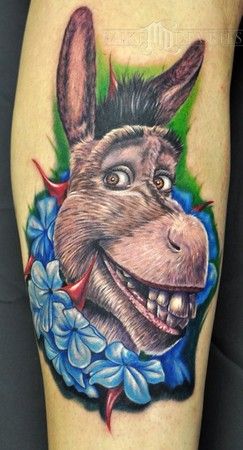 Blue flowers, red thorns Shrek Tattoo, Donkey From Shrek, Donkey Tattoo, Thorn Tattoo, Best Tattoo Ever, Kunst Tattoos, Movie Tattoo, Movie Tattoos, Sick Tattoo