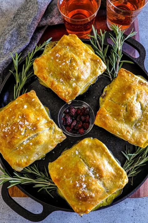 Acorn Squash Pot Pies - Bonappeteach Acorn Squash Pot Pie, Acorn Squash Stuffed, Roasted Acorn Squash, Puff Pastry Dough, Pot Pies, Acorn Squash, Fall Dinner, Pastry Dough, Winter Squash