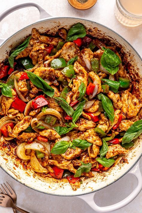 Black Pepper Chicken Stir Fry, Pepper Chicken Stir Fry, Black Pepper Sauce, Asian Dinner, Fed And Fit, Black Pepper Chicken, Asian Dinners, Chicken Veggies, Stir Fry Dishes