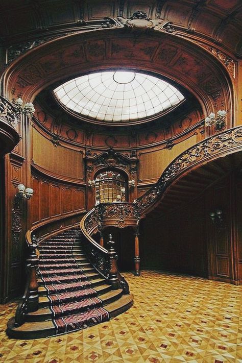 Stair Cases, Architecture Cool, Fun Room, Spiral Staircases, Victorian Mansion, Stairway Design, Casa Patio, Victorian Furniture, Abandoned Mansions