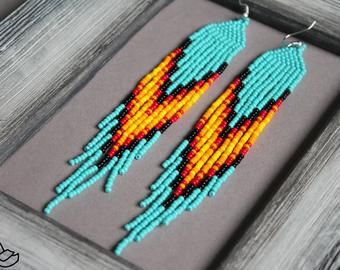 Hoop Earrings Diy, Fire Earrings, Beaded Jewelry Necklaces, Native American Beaded Earrings, Beading Techniques, Seed Bead Tutorial, Bead Loom Patterns, Native American Beading, Beaded Bracelet Patterns