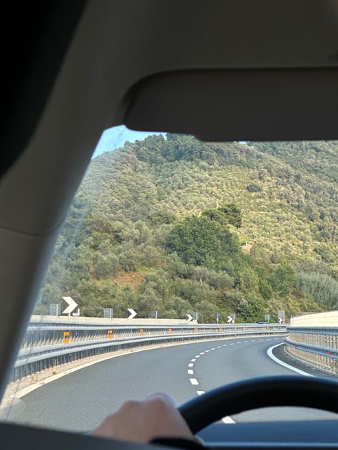 Italy road awathetic trip car driving france Lily Pilly, Italy Road, Driving In Italy, Book Mood, Inside Car, Road Trip Car, Italian Boys, Italy Aesthetic, Car Driving