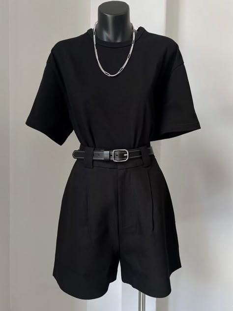 Summer Styles 2024, Casual Summer Outfit Inspo 2024, Summer Outfits Dark, Dark Summer Outfits, Black Outfits Summer, Black Summer Outfits, Sewing Designs, Outfit Minimal, Dark Summer