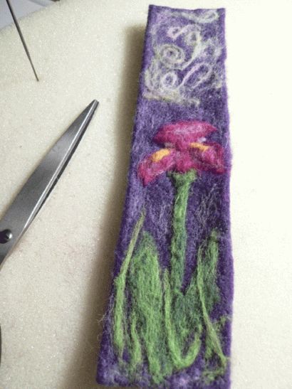 Felted Bookmarks, Festival Marketplace, Felted Painting, Felted Purse, Felt Yarn, Felt Bookmark, Felting Ideas, Wet Felting Projects, Felted Wool Crafts