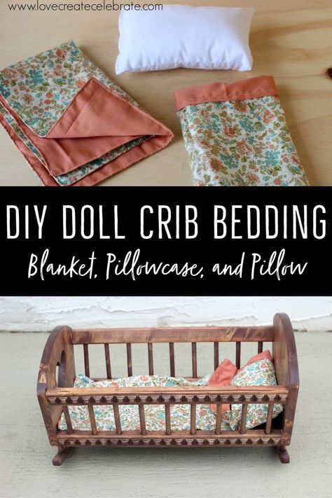 Doll Crib Bedding, How To Make A Doll Bed, Diy Doll Blanket And Pillow, Diy Baby Doll Bed, Diy Doll Blanket, Diy Doll Crib, Diy Dolls Pram, Diy Baby Doll Crib, Diy Baby Doll Accessories