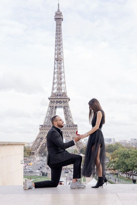 A Real Surprise Proposal In Front of the Eiffel Tower Evil Tower, Proposal Day, Gorgeous Engagement Rings, Heart Engagement, Green Sapphire Engagement, Green Sapphire Engagement Ring, The Perfect Engagement Ring, Romantic City, Tidal Wave