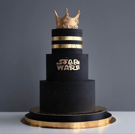 Captain America Birthday Cake, Black And Gold Cake, Star Wars Cake, Star Wars Birthday Party, Couture Cakes, Gold Cake, Star Wars Birthday, Cakes For Men, Star Wars Party