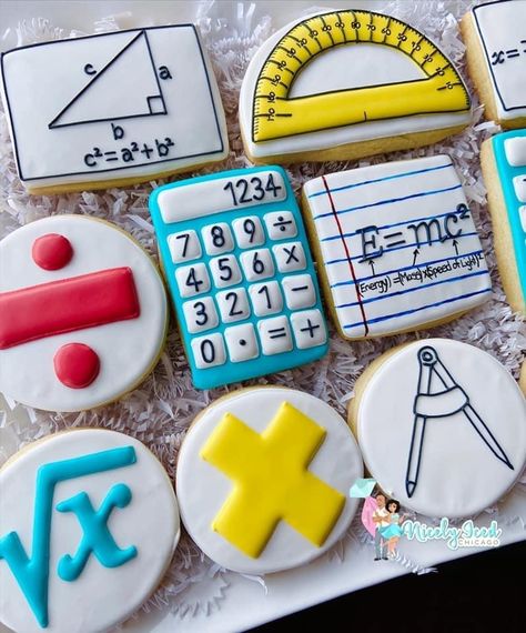 Math Cookies, Senior Graduation Party, E Mc2, Math Curriculum, Icing Cookies, Fun Cookies, Royal Icing Cookies, Boy Party, Decorated Cookies