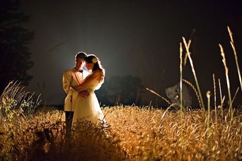 Romantic and Creative Night Wedding Photo Ideas to Inspire Photos At Night, Night Wedding Photos, Night Messages, Night Pictures, Night Images, Amazing Weddings, Night Wishes, Night Photos, Wedding Engagement Photos