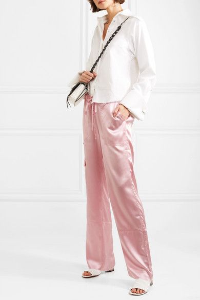 Pink Silk Pants, Silk Pants Outfit, Satin Pants Outfit, Pink Pants Outfit, Keychain Loop, Pants Outfit Summer, Summer Pants Outfits, Robert Clergerie, Spring Fits