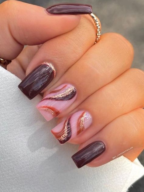 brown nail design: swirls Thanksgiving Nails Square, Short Square Acrylic Nails Fall, Fall Nails Square Short, Holiday Acrylic Nails, Brown Nails Design, Ballet Nails, Nail Art Pictures, Fall Manicure, Square Nail Designs