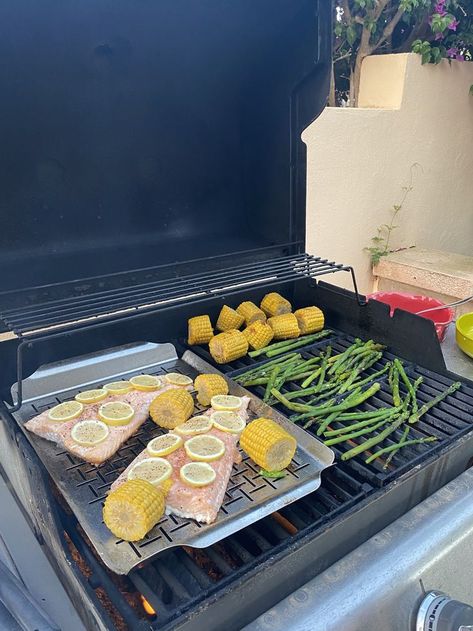 Grill Aesthetics, Grilling Aesthetic, Dinner Grill, Grill Salmon, India Wedding, Future Family, Healthy Girl, Carne Asada, Lifestyle Inspiration