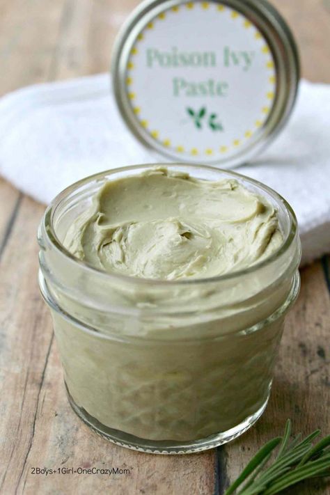 Poison Ivy Paste is my DIY for the summer Herbal Medicine Recipes, Herbal Remedies Recipes, Salve Recipes, Herbal Salves, Herbal Recipes, Natural Healing Remedies, Herbal Healing, Home Health Remedies, Sassy Girl