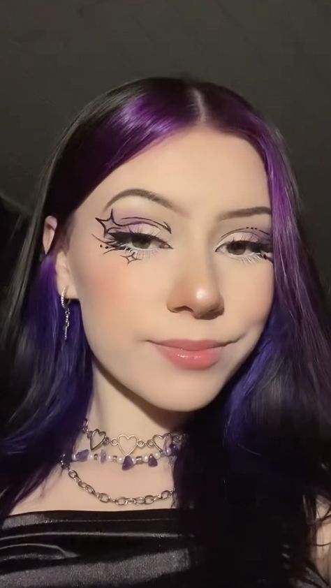 aesthetic eyeliner look with purple eyeshadow Purple Alt Makeup Looks, Purple Egirl Hair, Egirl Purple Hair, Black And Purple Eyeliner, Make Up Purple Eyeshadow, Dark Purple Makeup Ideas, Purple Emo Makeup, Black Purple Makeup, Purple Egirl Makeup