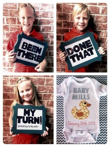 If you're adding a third or a fourth one to your family, this is a super cute pregnancy announcement idea. 4th Baby Announcement, Pregnancy Announcement 4, Sibling Baby Announcements, Creative Baby Announcements, Baby Announcement Ideas, Baby Announcement To Parents, Pregnancy Announcement Sibling, Fun Baby Announcement, Cute Pregnancy Announcement