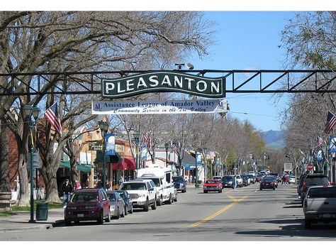 2015 Schedule for Downtown Pleasanton's 1st Wednesday Street Parties Pleasanton California, California Living, California Love, California Dreamin', California Dreaming, California Homes, San Francisco Bay Area, Northern California, Bay Area