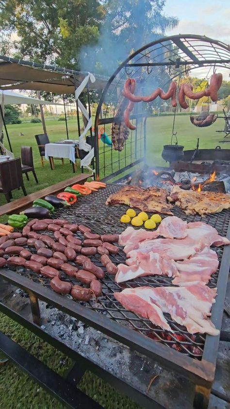 Argentinian Asado, Grill Hut, Bbq Restaurant Design, Gangsta Grillz, Backyard Bbq Pit, Barbeque Grill Design, Custom Grill, Barbecue Design, Outdoor Cooking Area