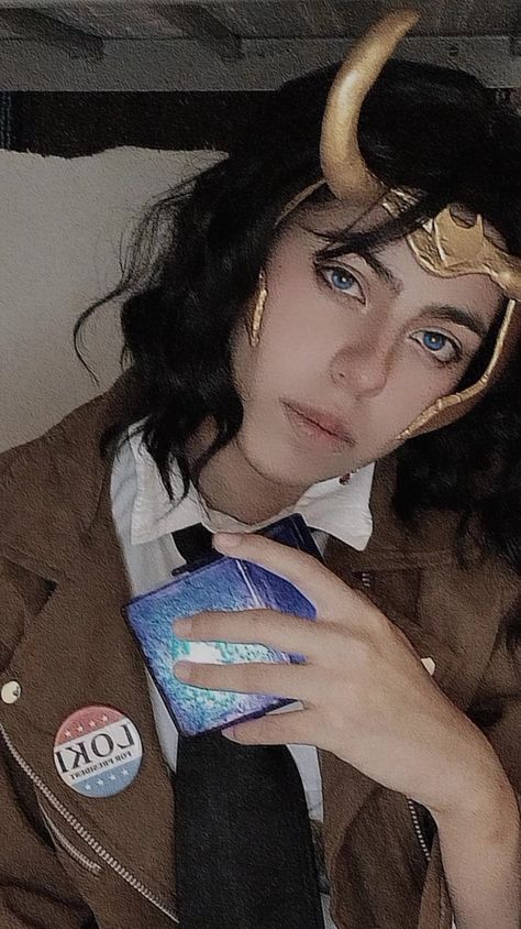 Cosplay Loki series Loki Casual Outfit, Loki Makeup, Loki Party, Mcu Cosplay, Loki Halloween Costume, Loki Outfit, Simple Cosplay Ideas, Lady Loki Cosplay, Ideas Disfraz