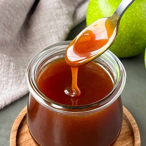 Salted Caramel Recipe, Vegan Caramel Sauce, Vegan Salted Caramel, Salted Caramel Recipes, Ice Cream Sauce, Salted Carmel, Caramel Recipe, Vegan Caramel, Salted Caramel Sauce