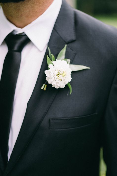 White Scabiosa boutonniere Scabiosa Boutonniere, Anemone Buttonhole, Pocket Boutonniere Anemone, Anemone Groom Boutonniere, Scabiosa Pod Boutonniere, Anemone Boutonniere, White Boutonniere, Bachelor Buttons, White Anemone