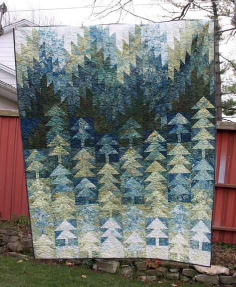 Christmas Present Quilt, Solstice Quilt, Fun Watch, Rag Quilt Patterns, Modern Quilting Designs, Mountain Quilts, Flying Geese Quilt, Landscape Quilts, Quilt Border